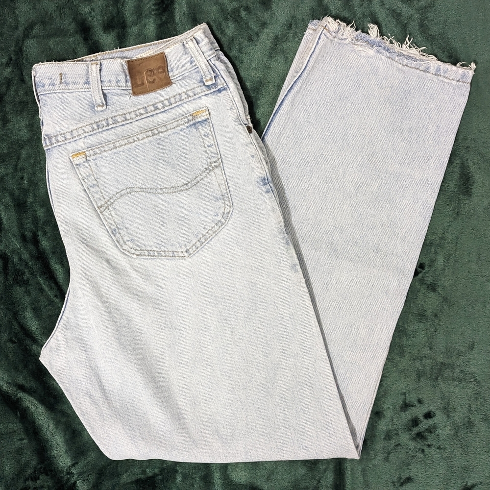Vintage Lee Jeans Relaxed Fit Men's Size 36x32 Stone Wash Blue Denim